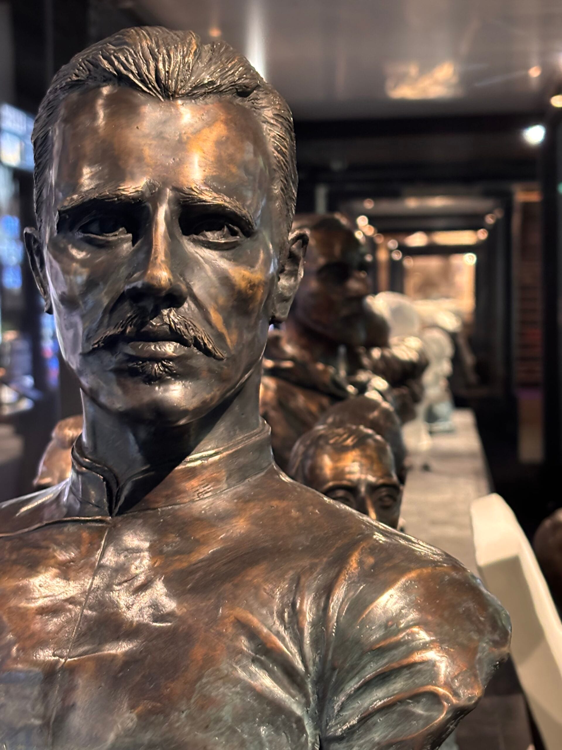 Sculpting Polar Explorers